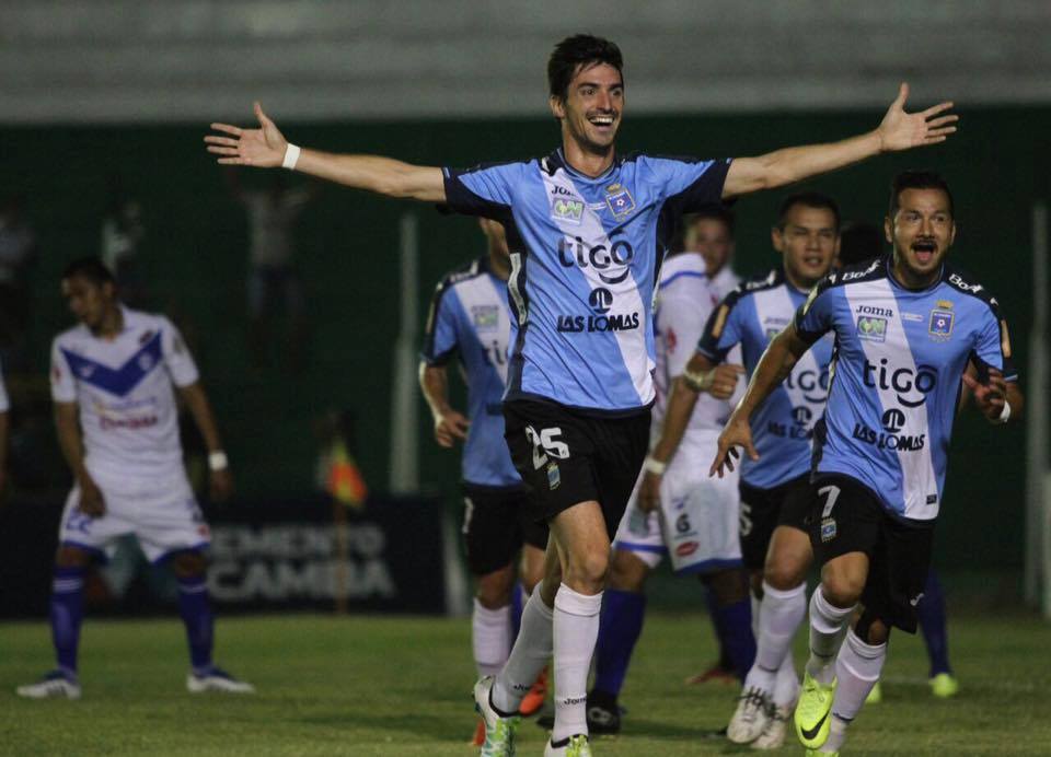 Emanuel Bocchino. Juega en Club Blooming de Bolivia.